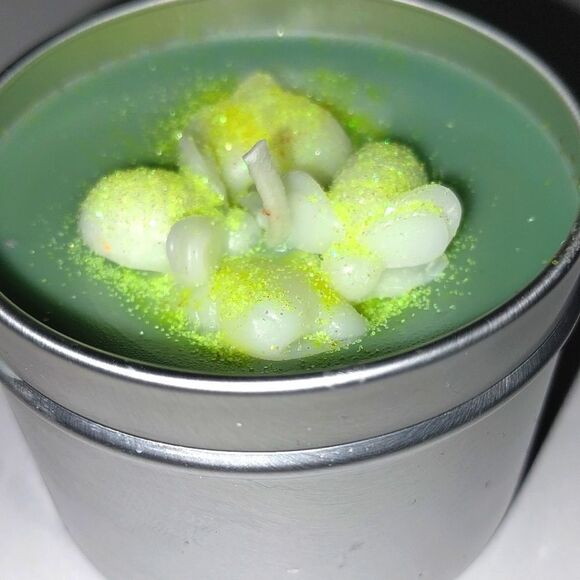 Hand crafted limited edition BumbleBee candle 2 oz - Picture 5 of 7